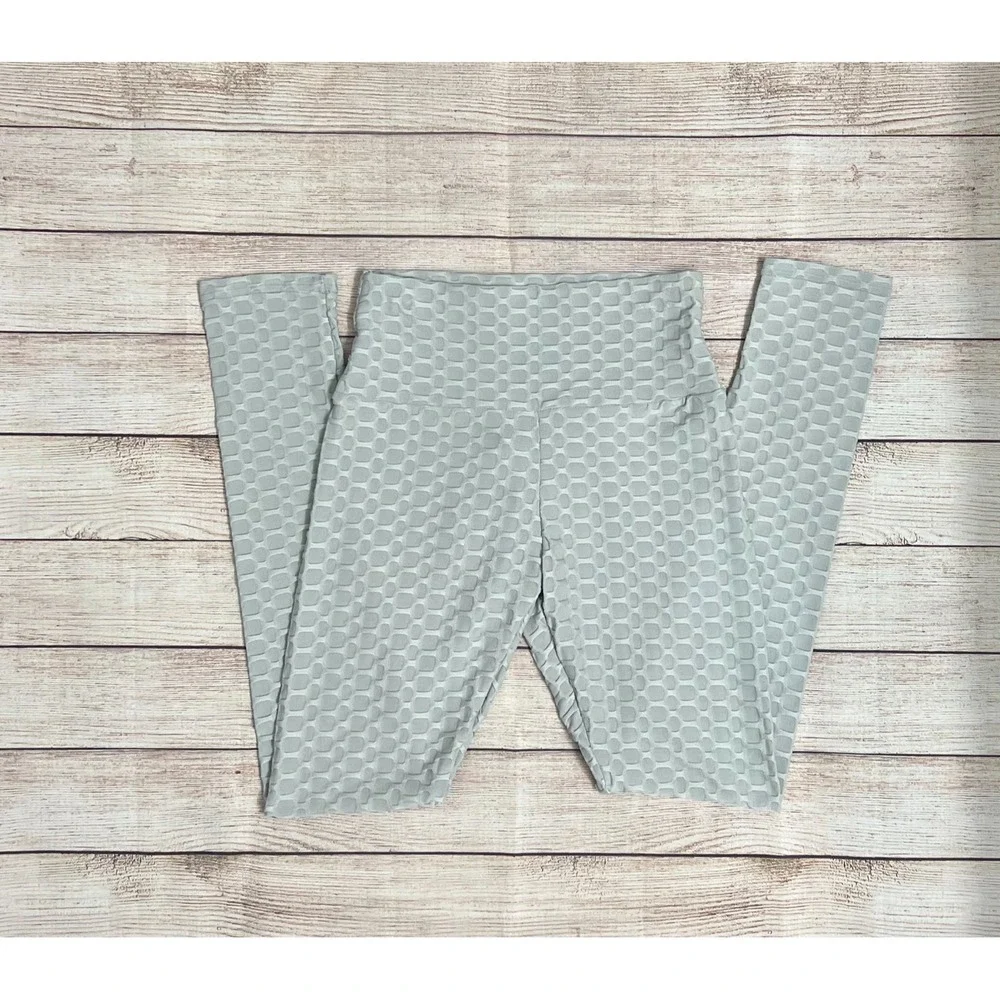NEW Grey Textured Scrunch Leggings Size SM– High Waist Booty-Lifting‎  Gym Ready